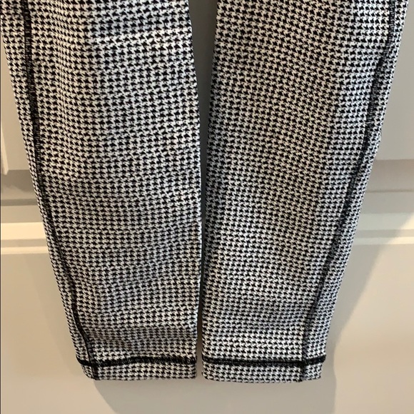 Lululemon Black White Speed Up Tight 28” Luxtreme - Picture 4 of 9